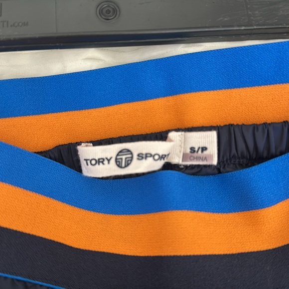 Tory Burch Navy Midi Skirt- PERFECT! Size Small - Picture 4 of 5